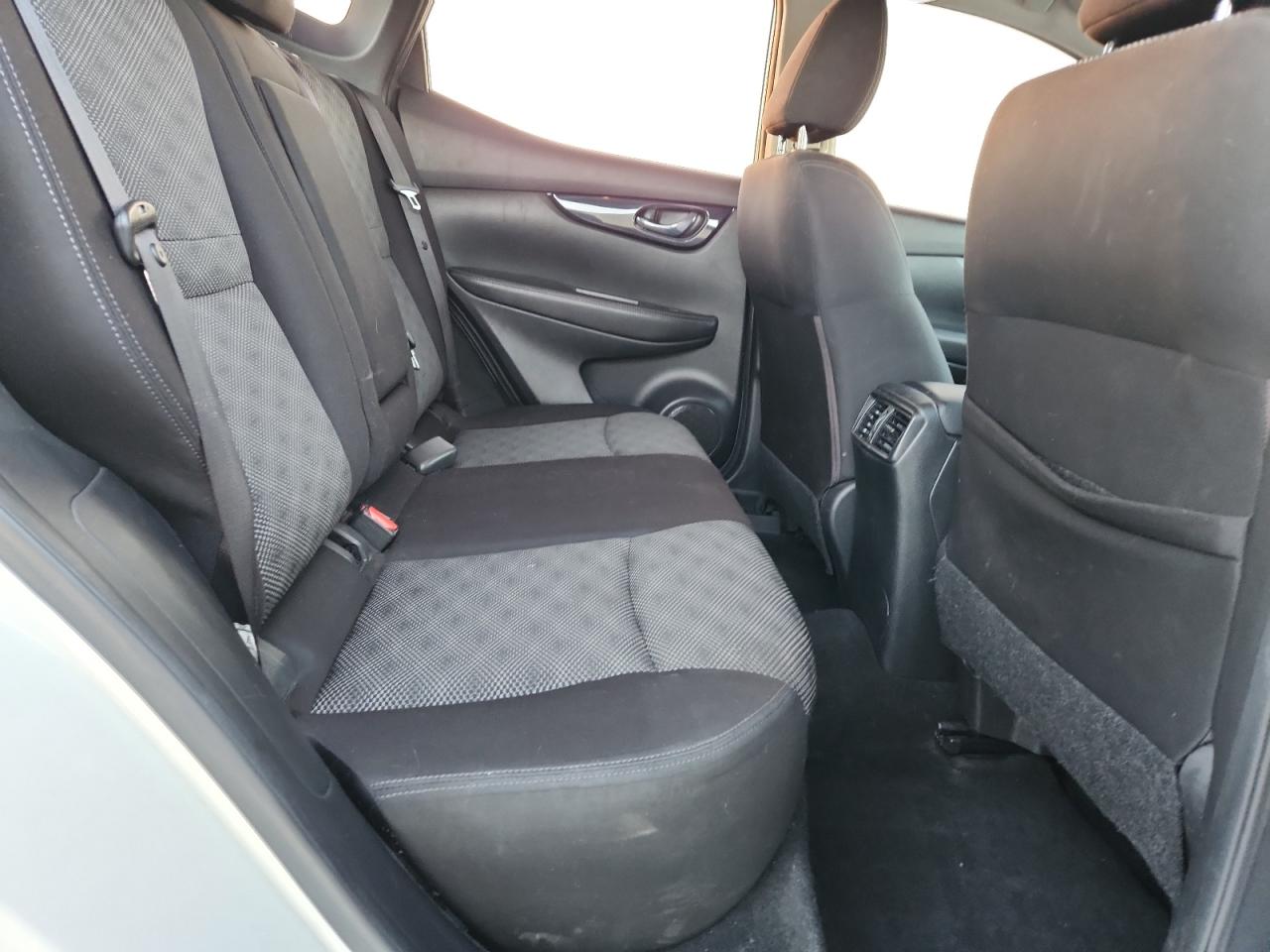 NISSAN ROGUE SPORT S