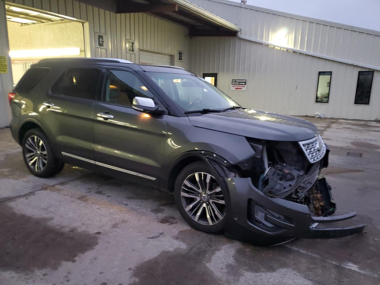 FORD EXPLORER PLATINUM