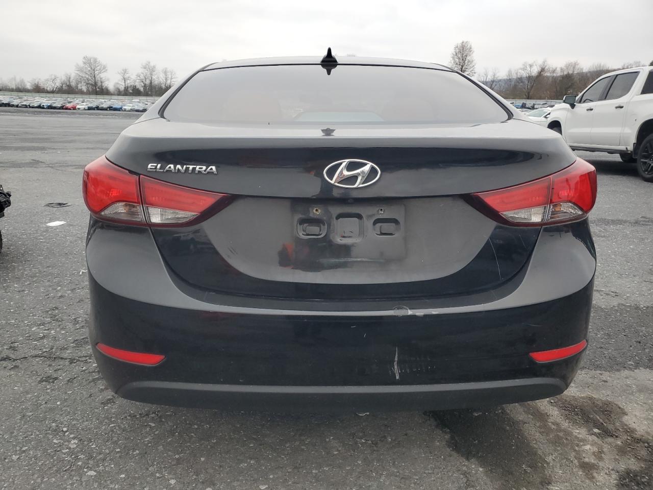 HYUNDAI ELANTRA SE