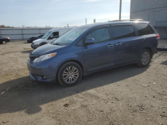 2014 TOYOTA SIENNA XLE - 5TDYK3DCXES460015