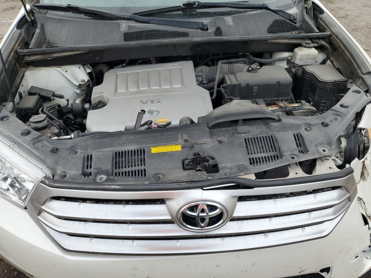 TOYOTA HIGHLANDER LIMITED