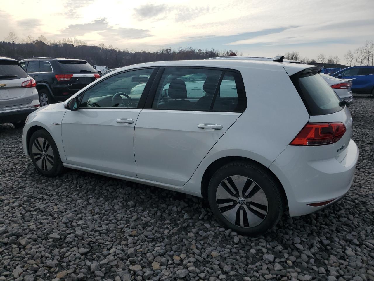 VOLKSWAGEN E-GOLF SE