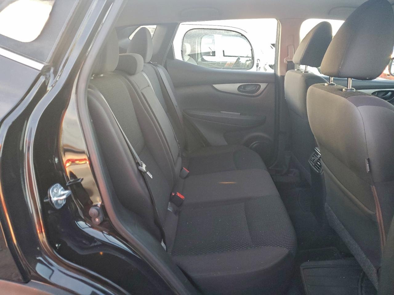 NISSAN ROGUE SPORT S