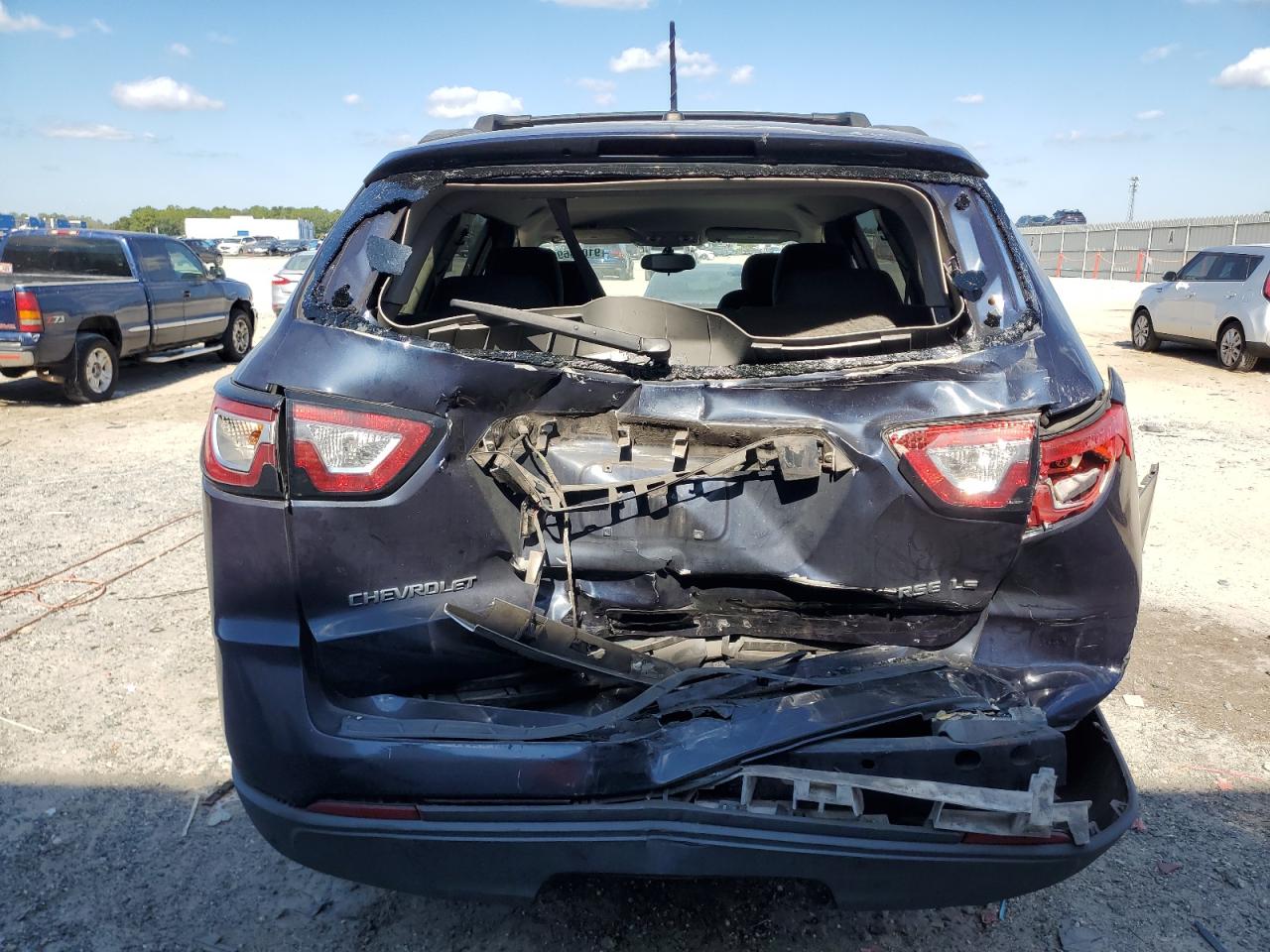 CHEVROLET TRAVERSE LS