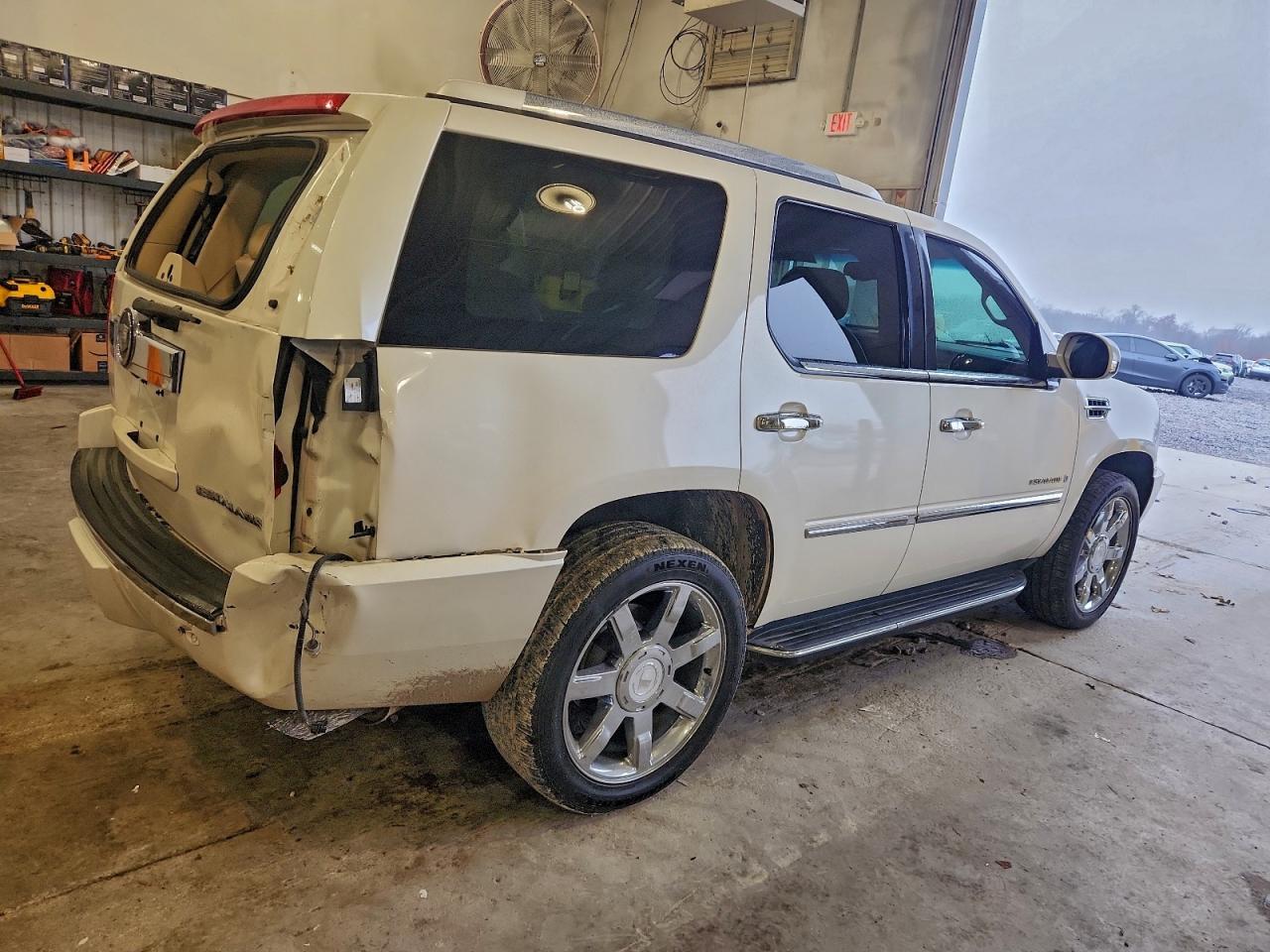 Lot #3298101127 2008 CADILLAC ESCALADE L