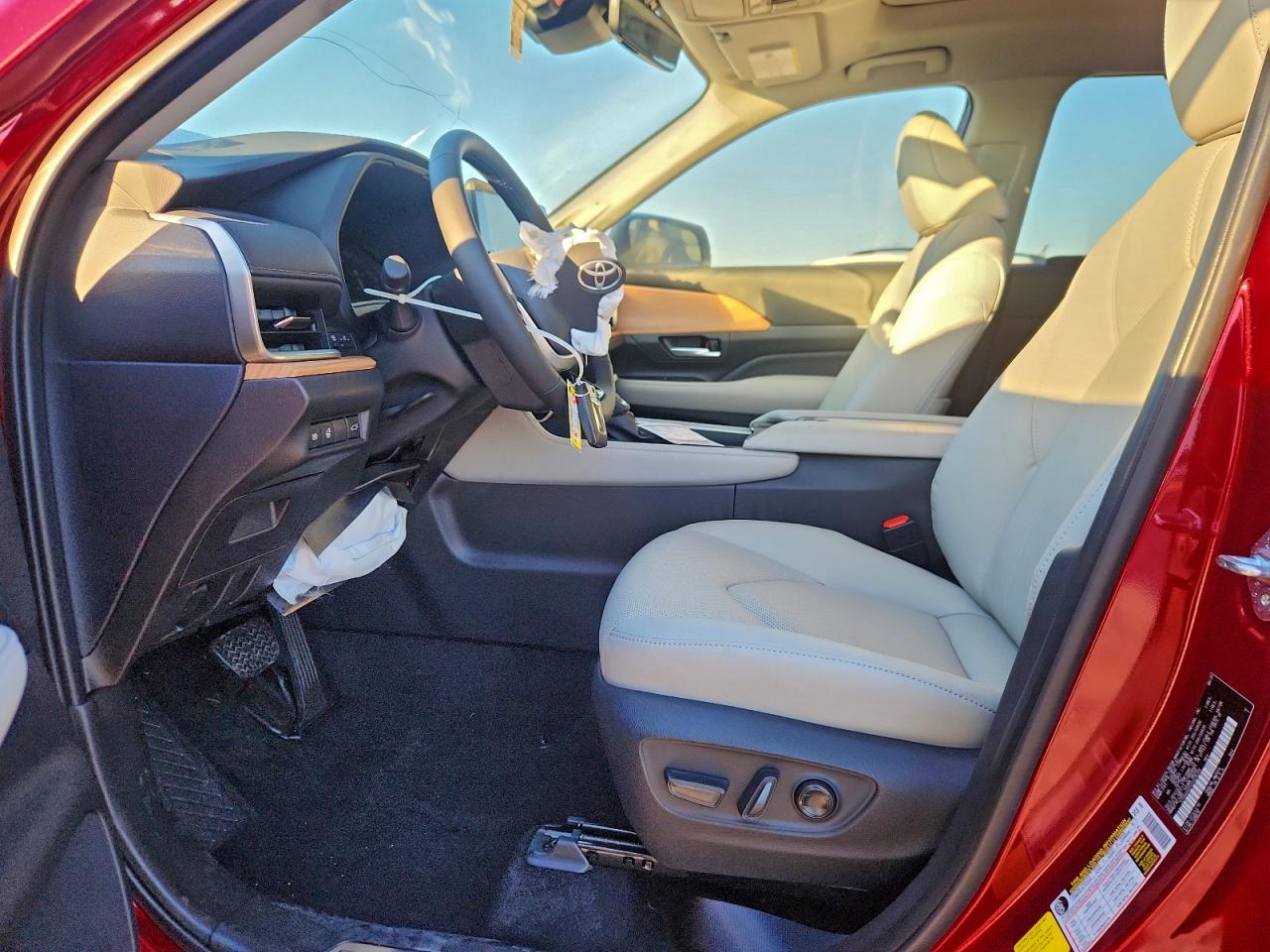 TOYOTA HIGHLANDER LE