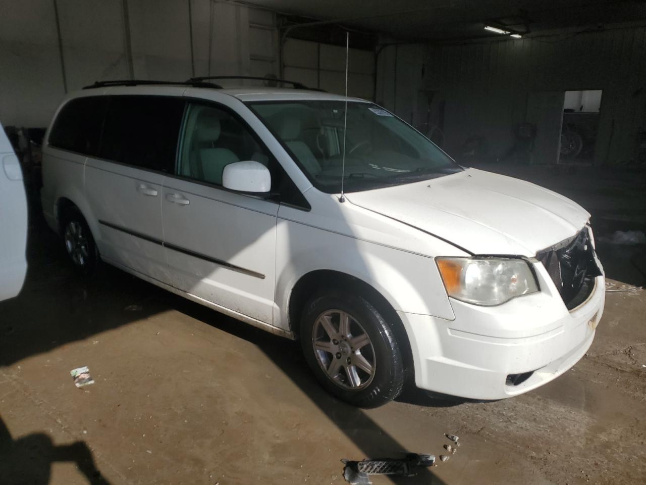 CHRYSLER TOWN & COUNTRY TOURING