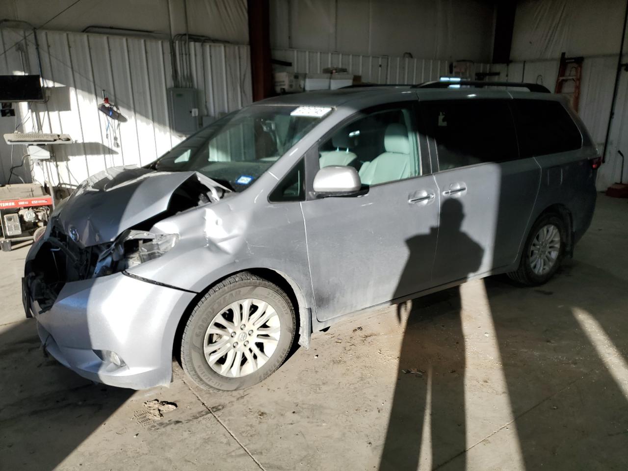 TOYOTA SIENNA XLE