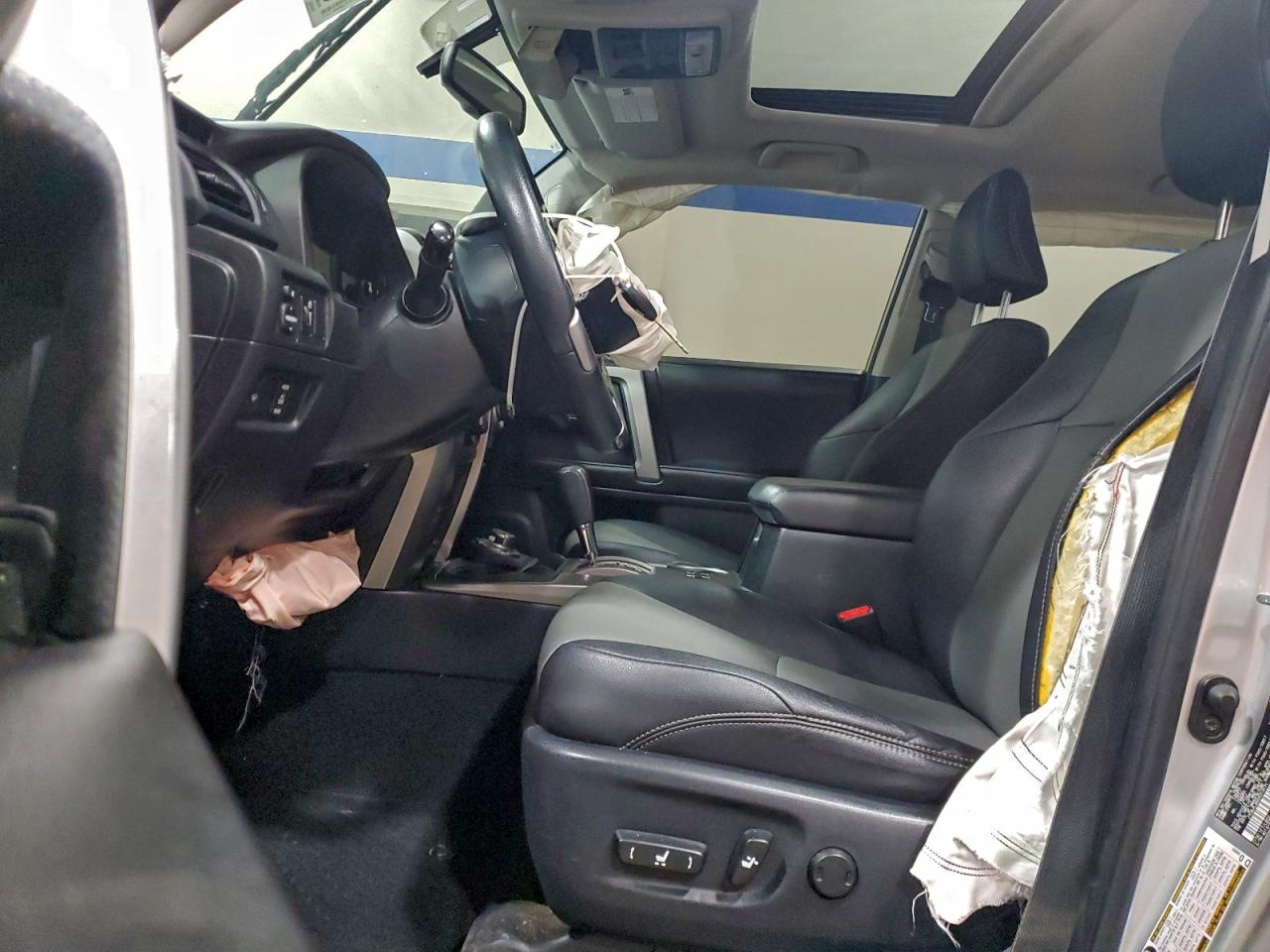 TOYOTA 4RUNNER SR5/SR5 PREMIUM