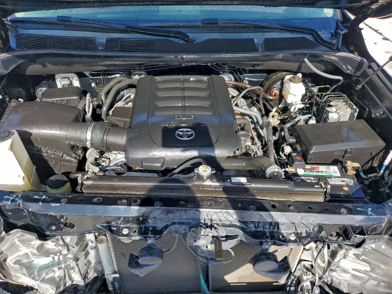 TOYOTA TUNDRA CREWMAX SR5