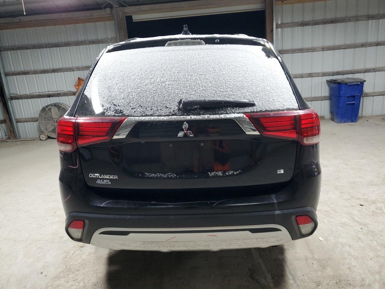 MITSUBISHI OUTLANDER SE