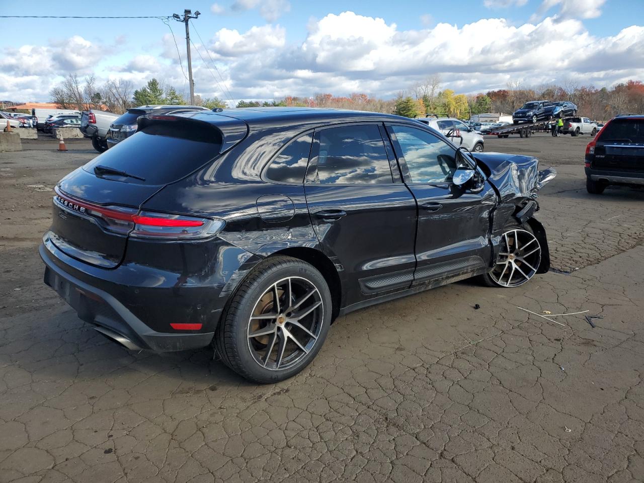 PORSCHE MACAN BASE