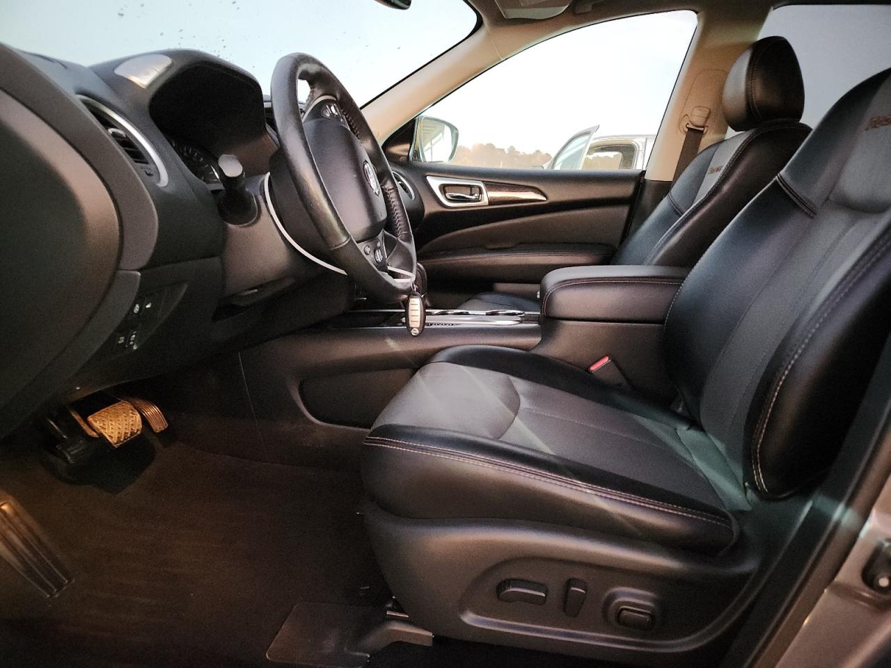 NISSAN PATHFINDER SL