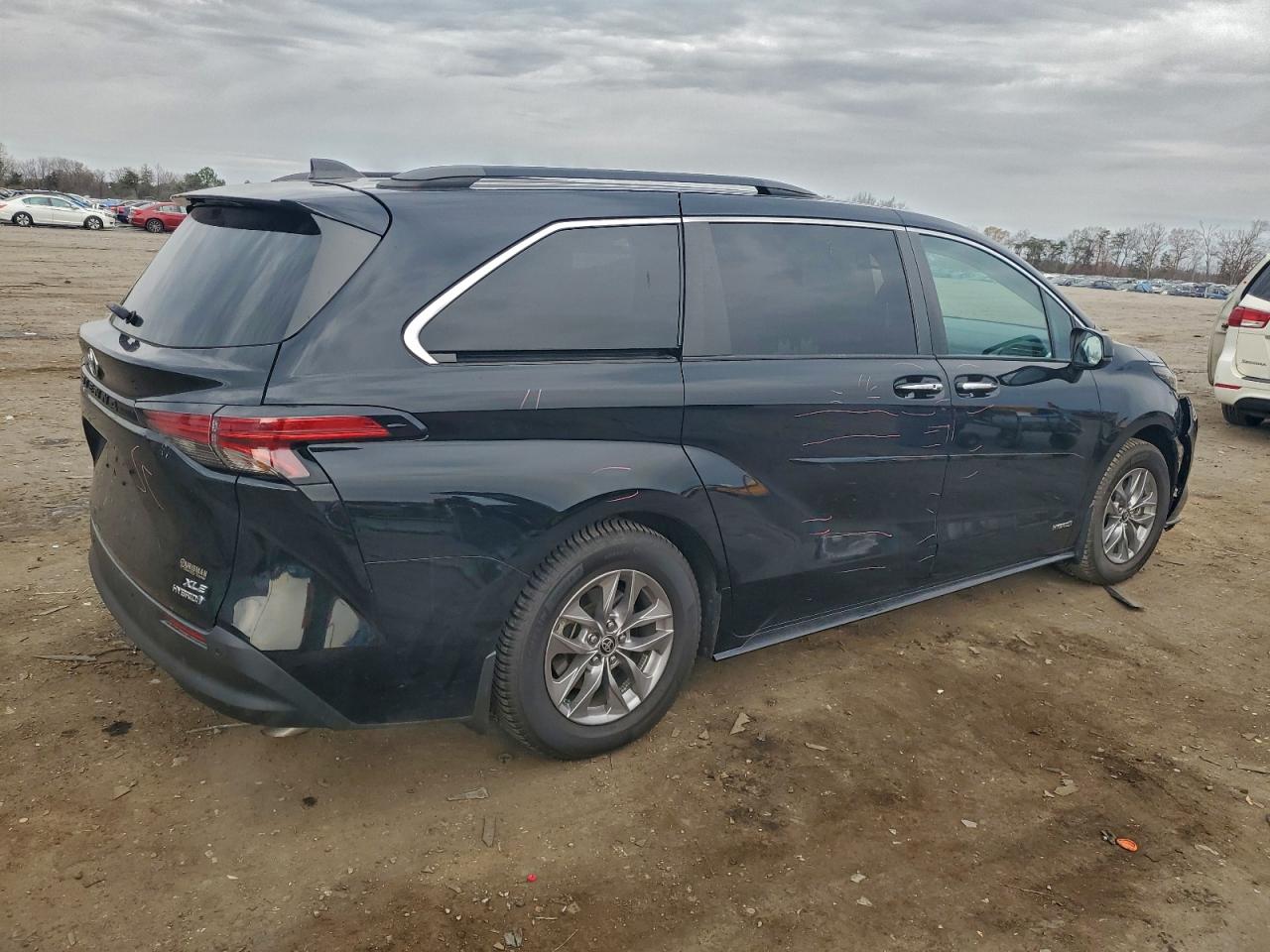 TOYOTA SIENNA XLE