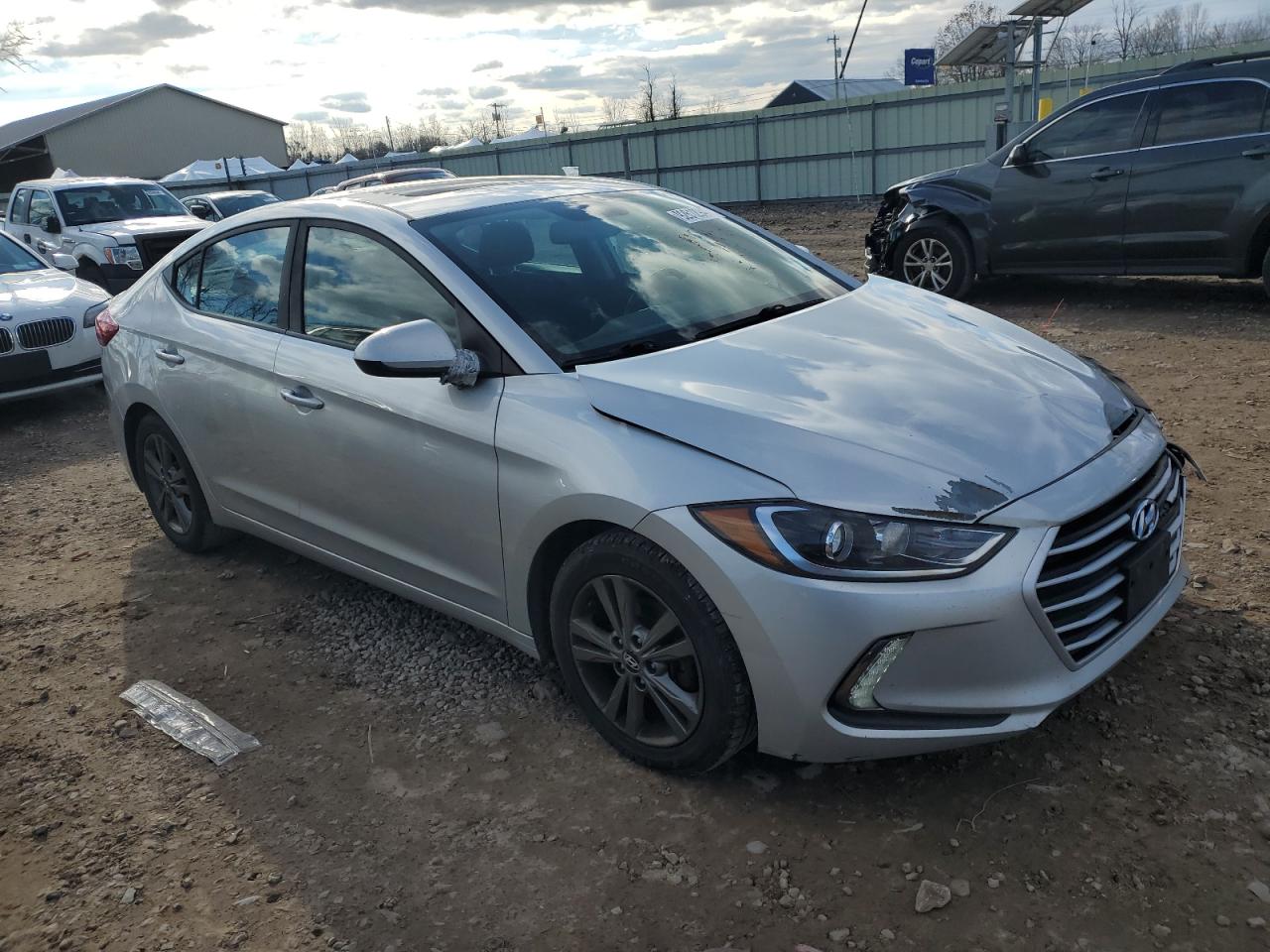 Lot #3305302367 2018 HYUNDAI ELANTRA SE