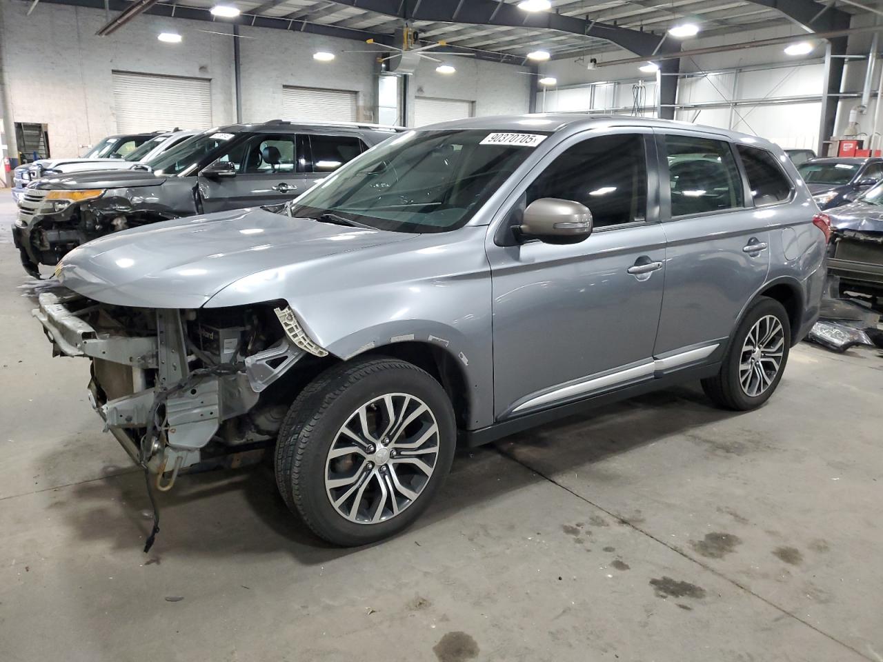 MITSUBISHI OUTLANDER SE