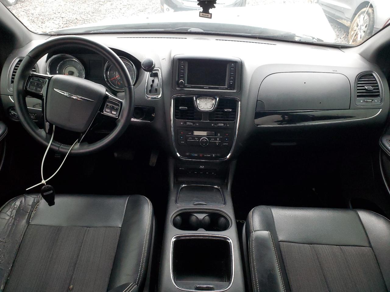 CHRYSLER TOWN & COUNTRY S