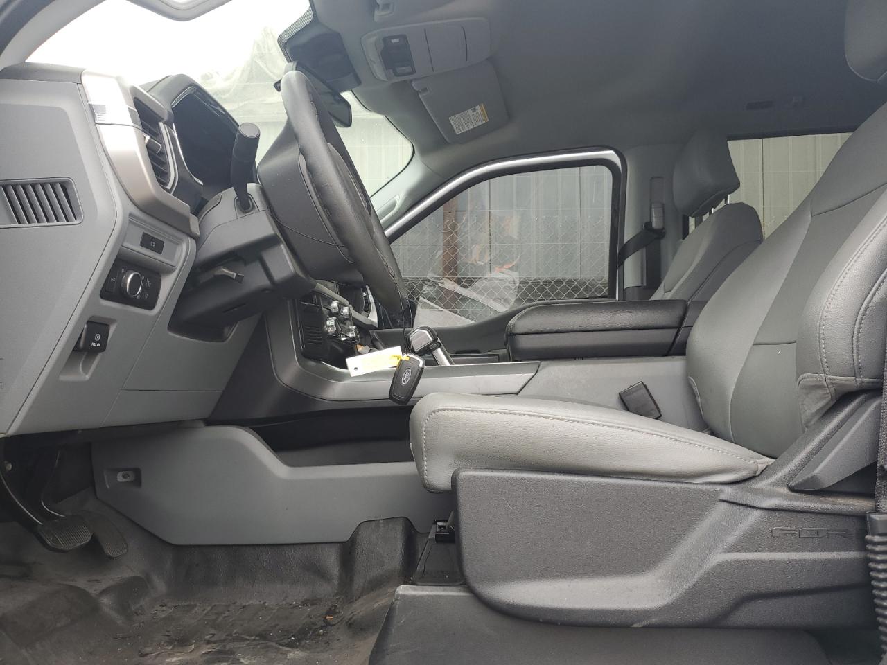 FORD F-150 LIGHTNING PRO