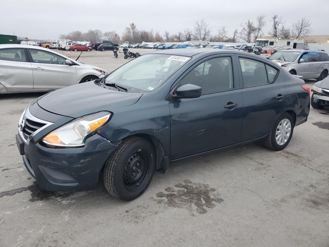 NISSAN VERSA S
