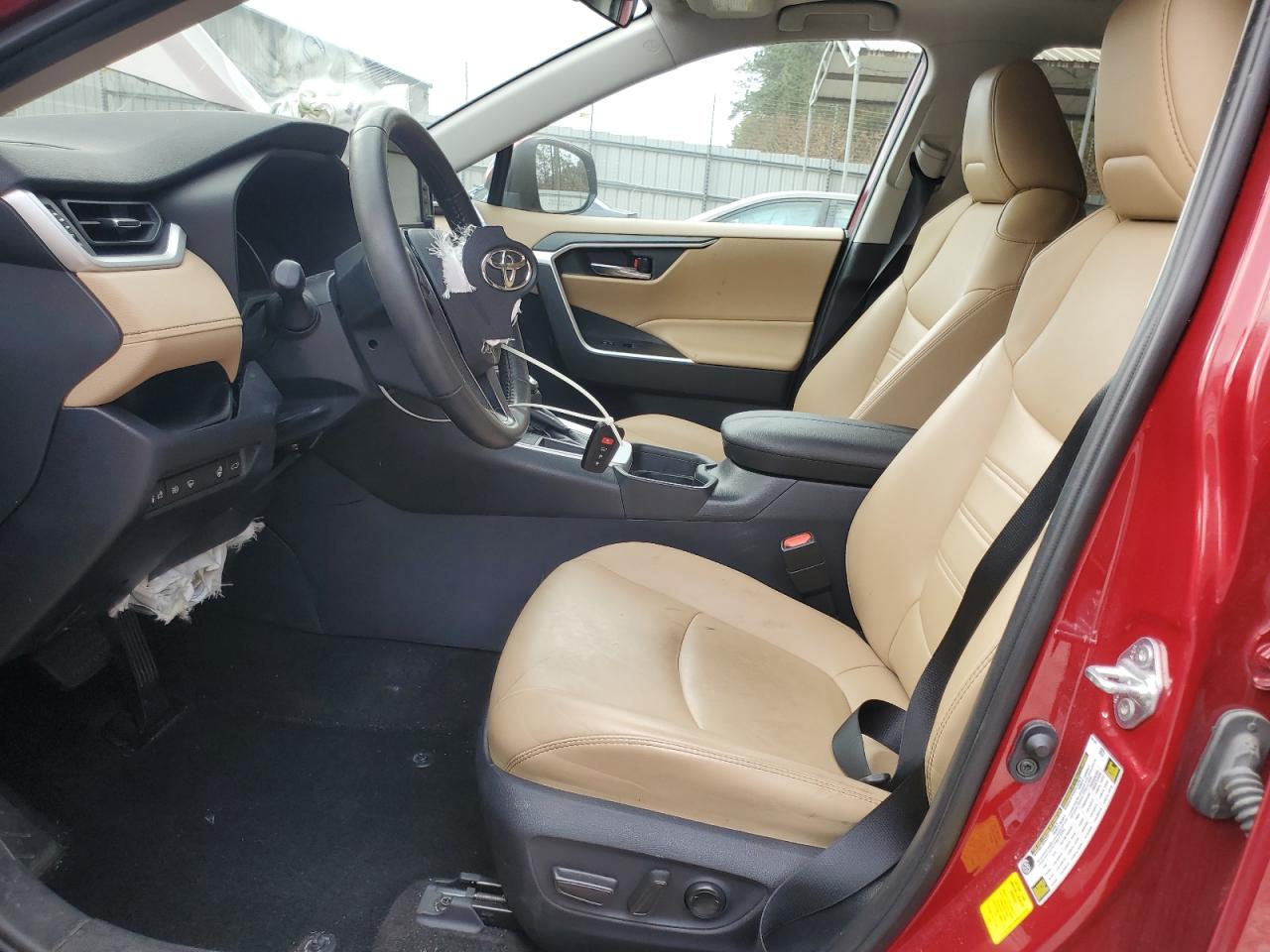 TOYOTA RAV4 XLE PREMIUM