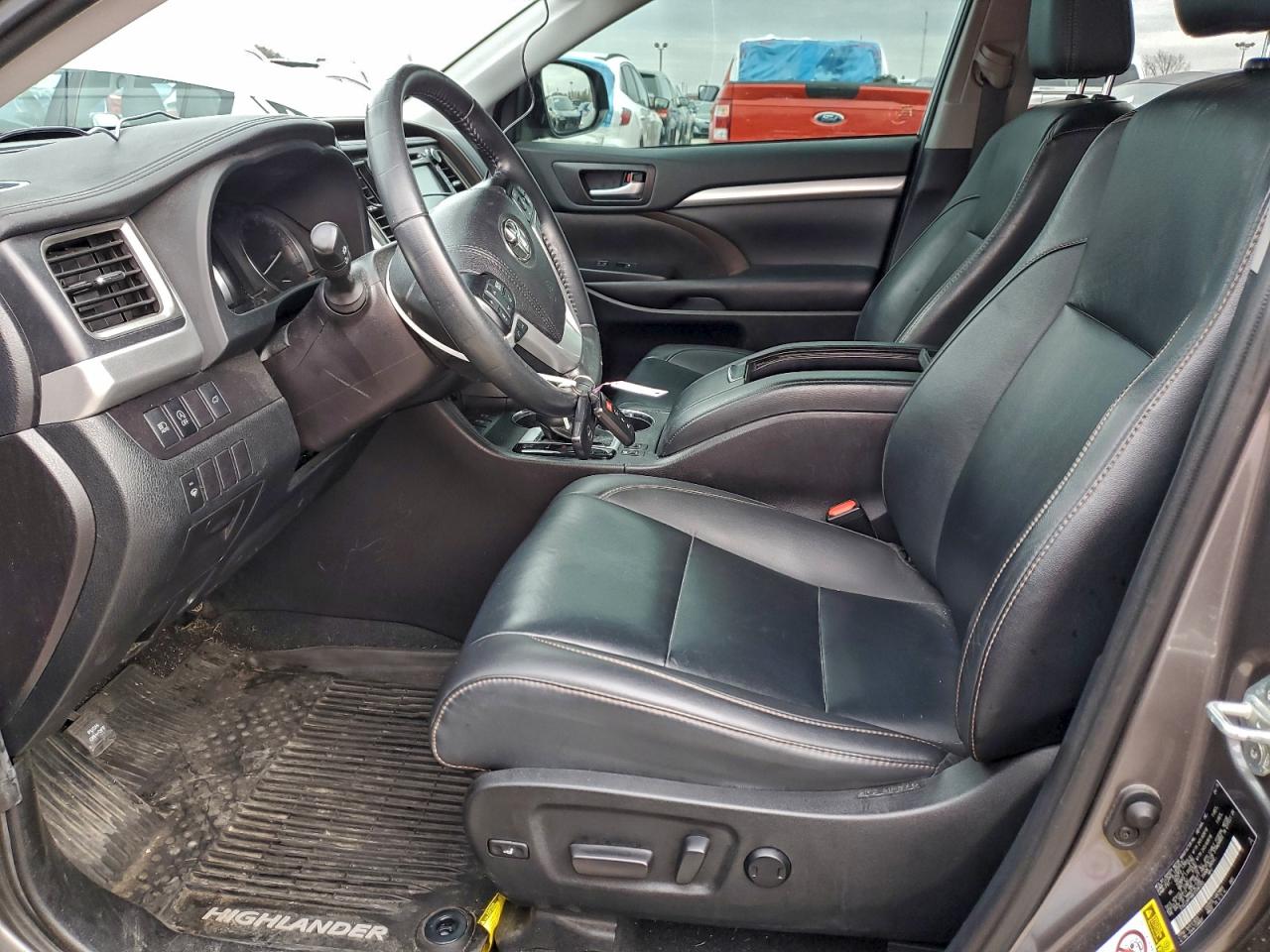 TOYOTA HIGHLANDER SE