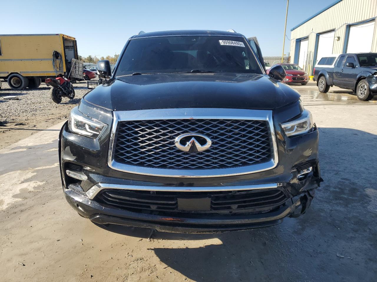 INFINITI QX80 LUXE