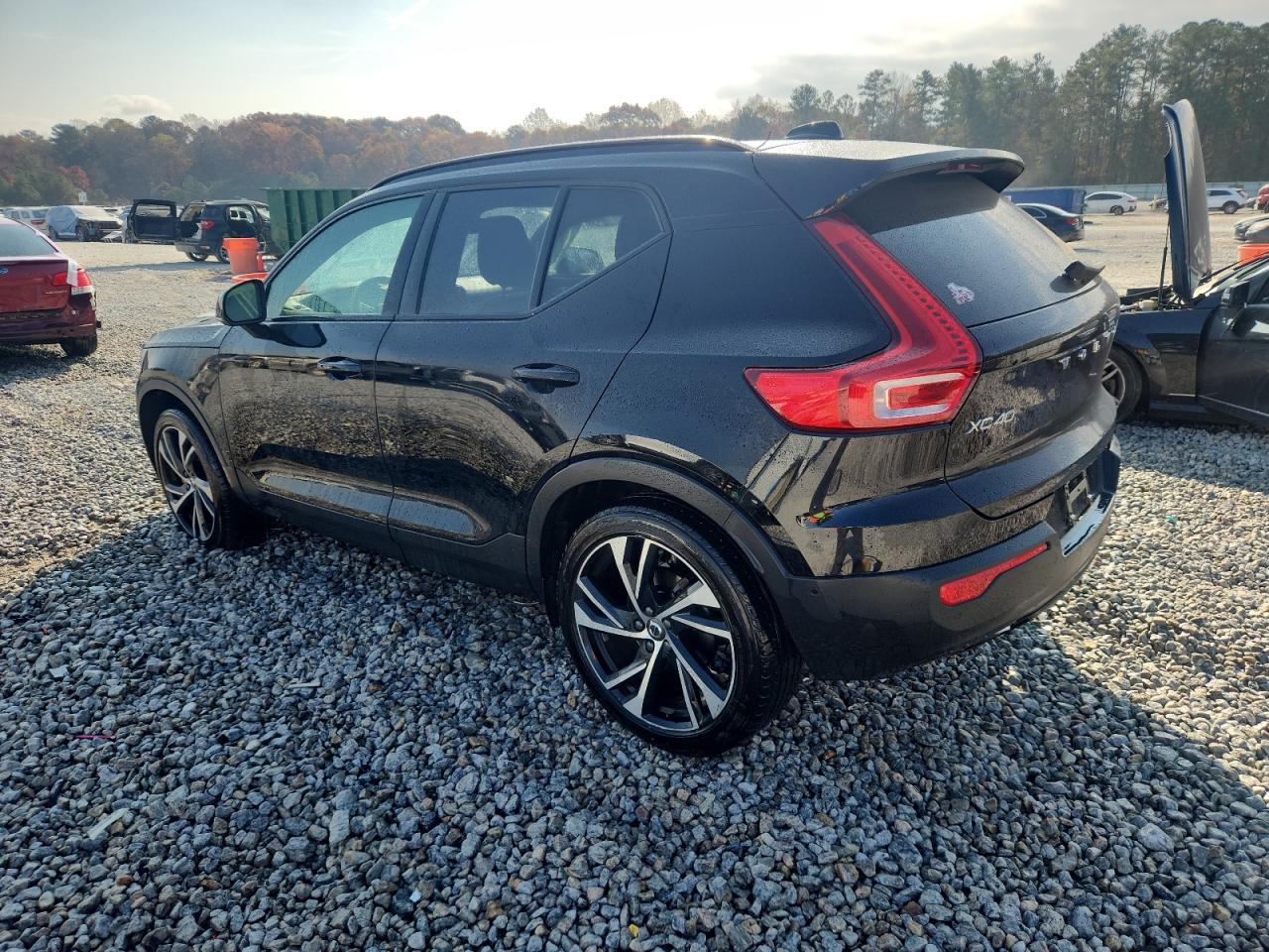 VOLVO XC40 T5 MOMENTUM
