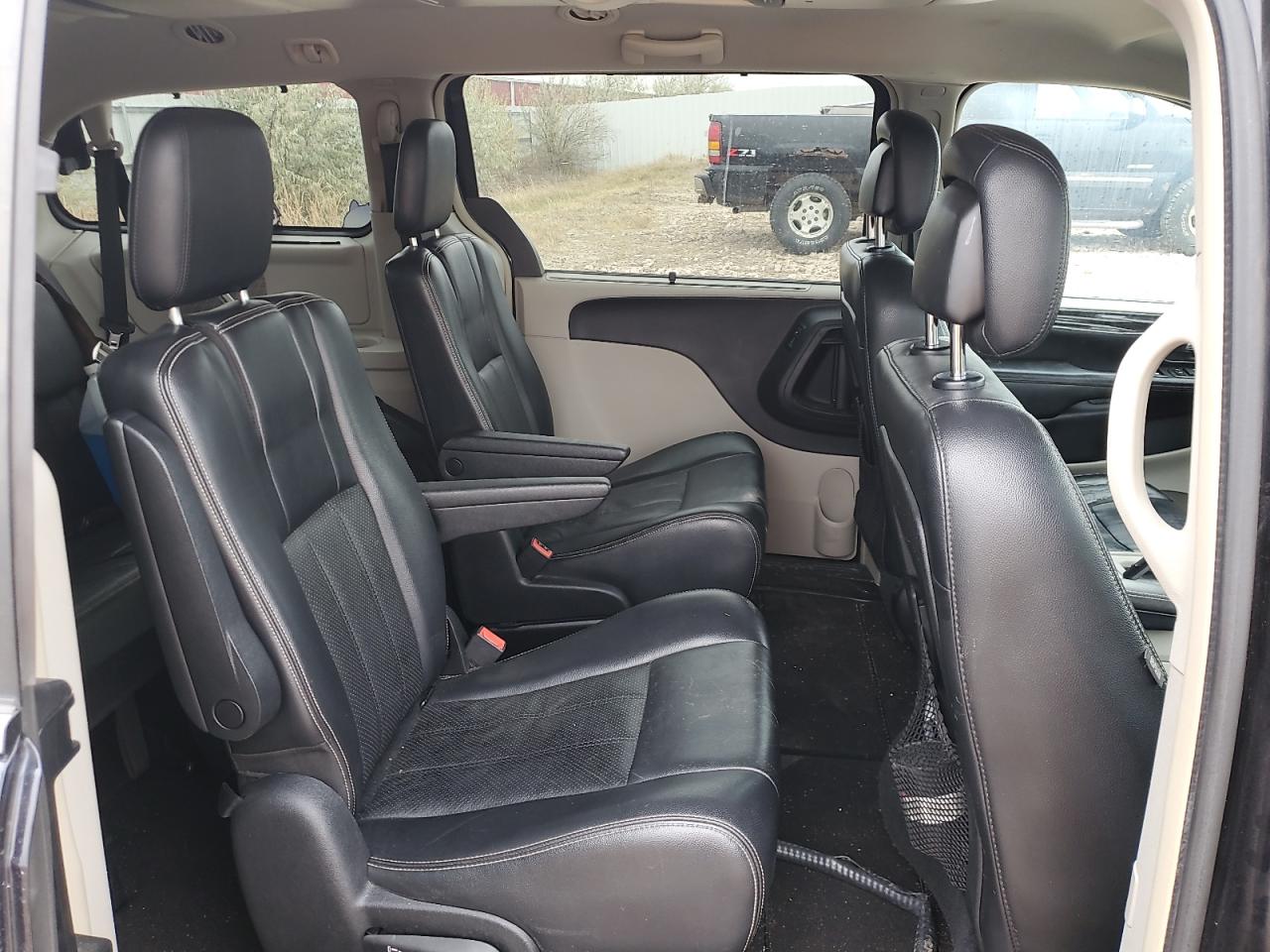 CHRYSLER TOWN & COUNTRY TOURING L