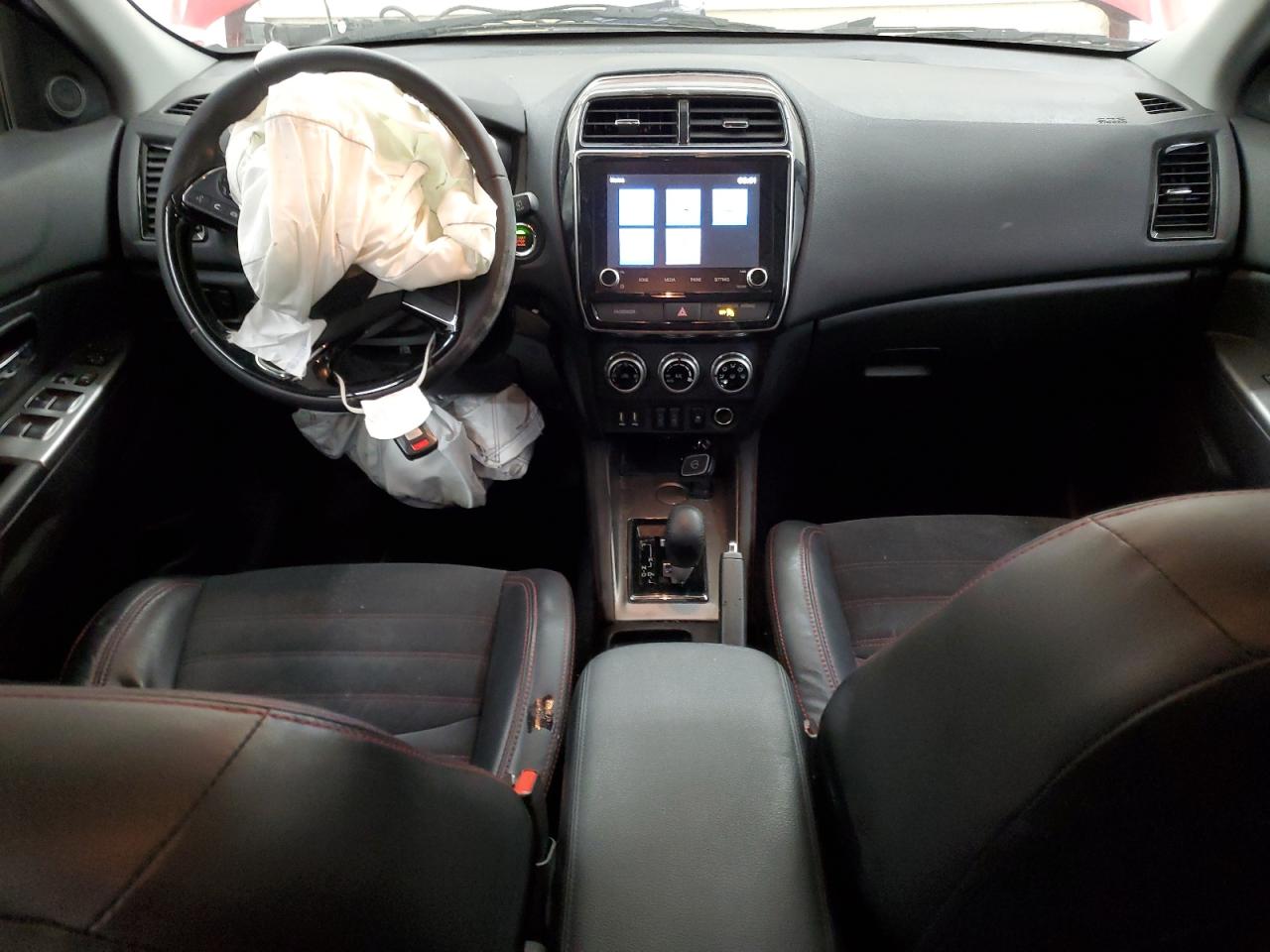 MITSUBISHI OUTLANDER SE