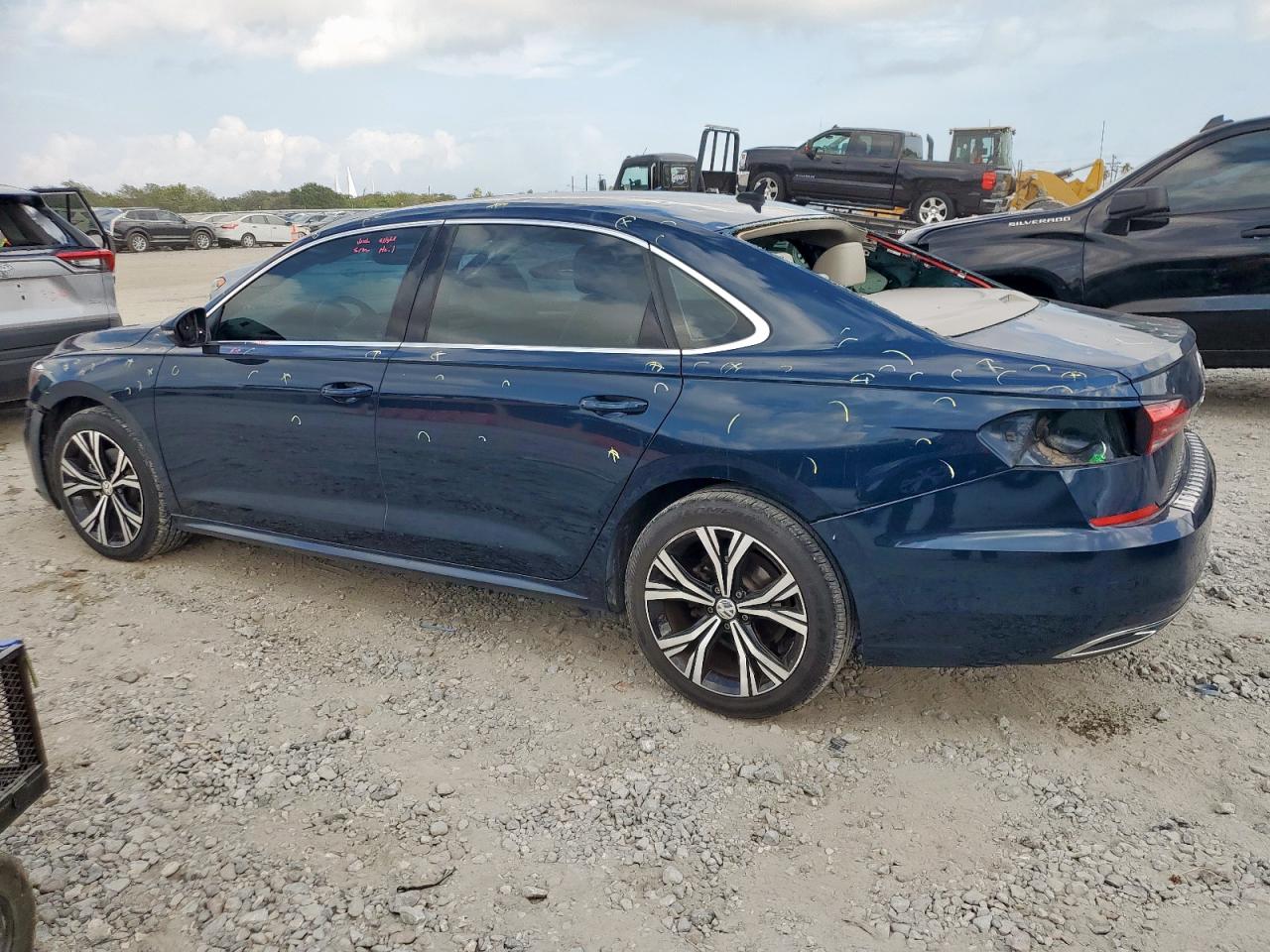 VOLKSWAGEN PASSAT SE