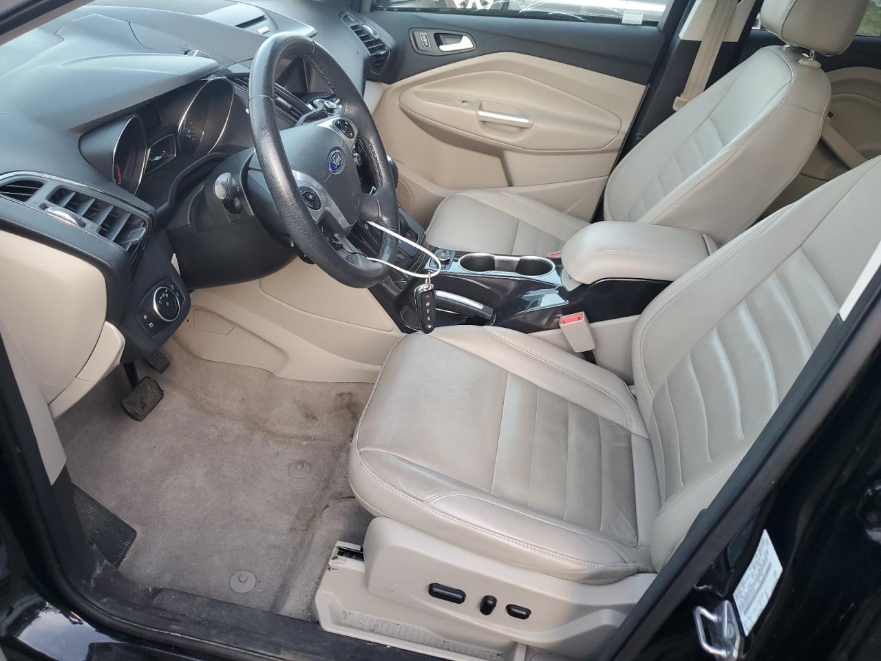 FORD ESCAPE TITANIUM