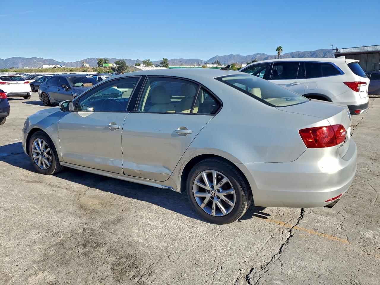 VOLKSWAGEN JETTA SE