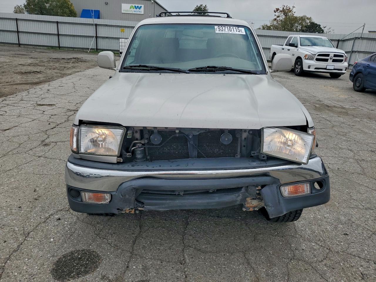 Lot #3311603344 2000 TOYOTA 4RUNNER SR