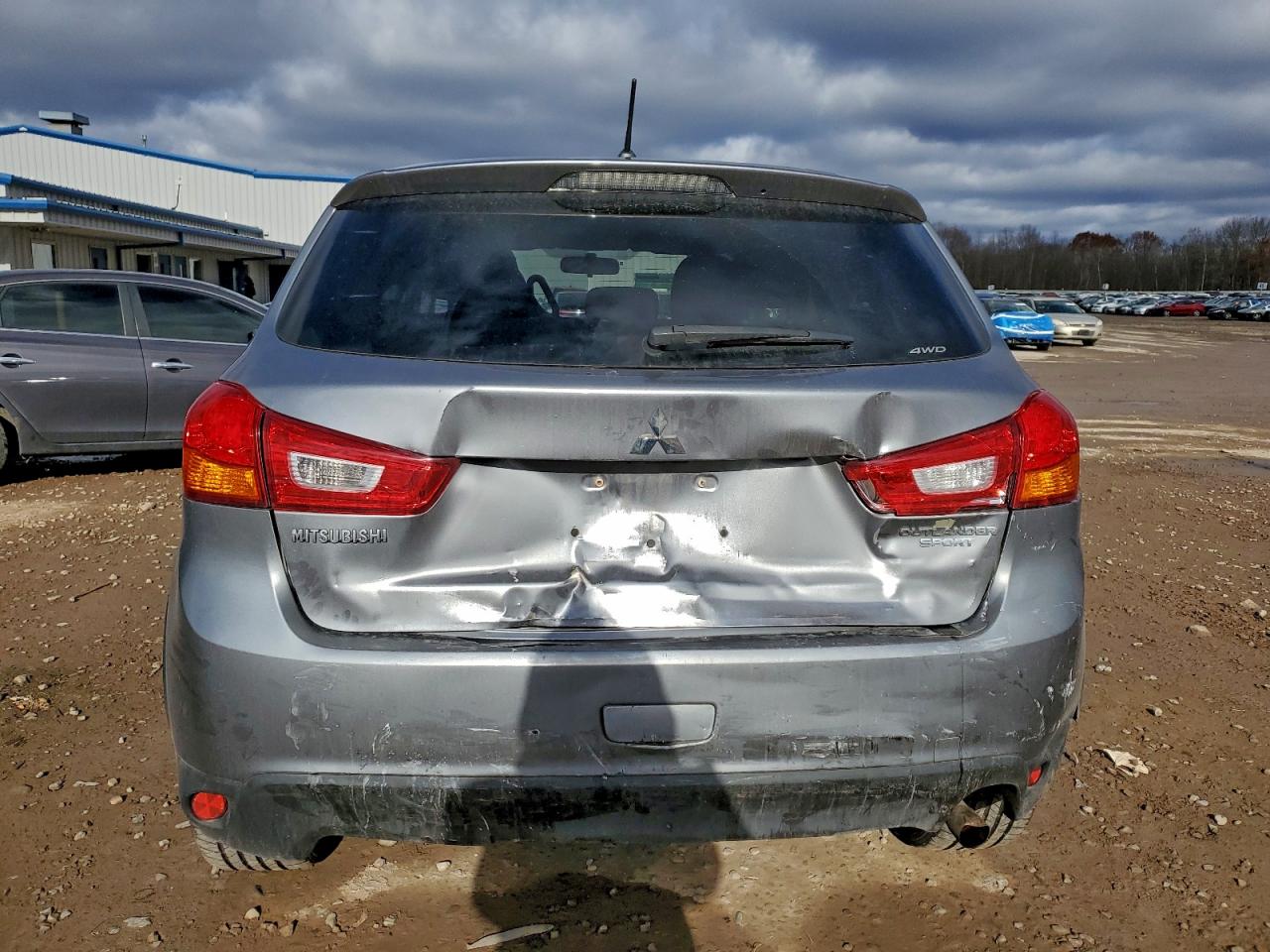 MITSUBISHI OUTLANDER ES
