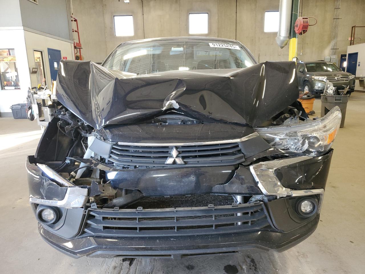 MITSUBISHI OUTLANDER ES