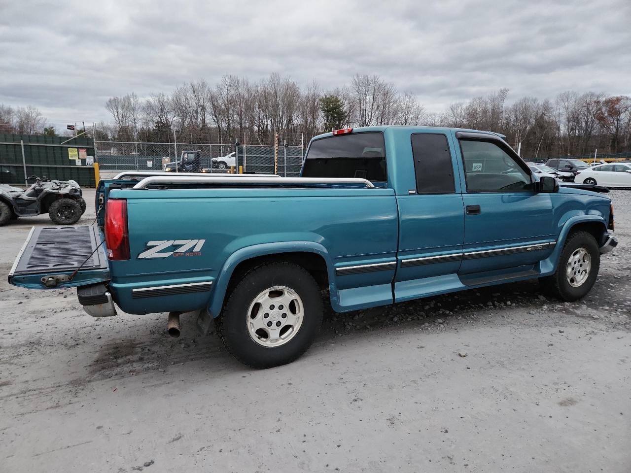 Lot #3301970467 1997 CHEVROLET GMT-400 K1