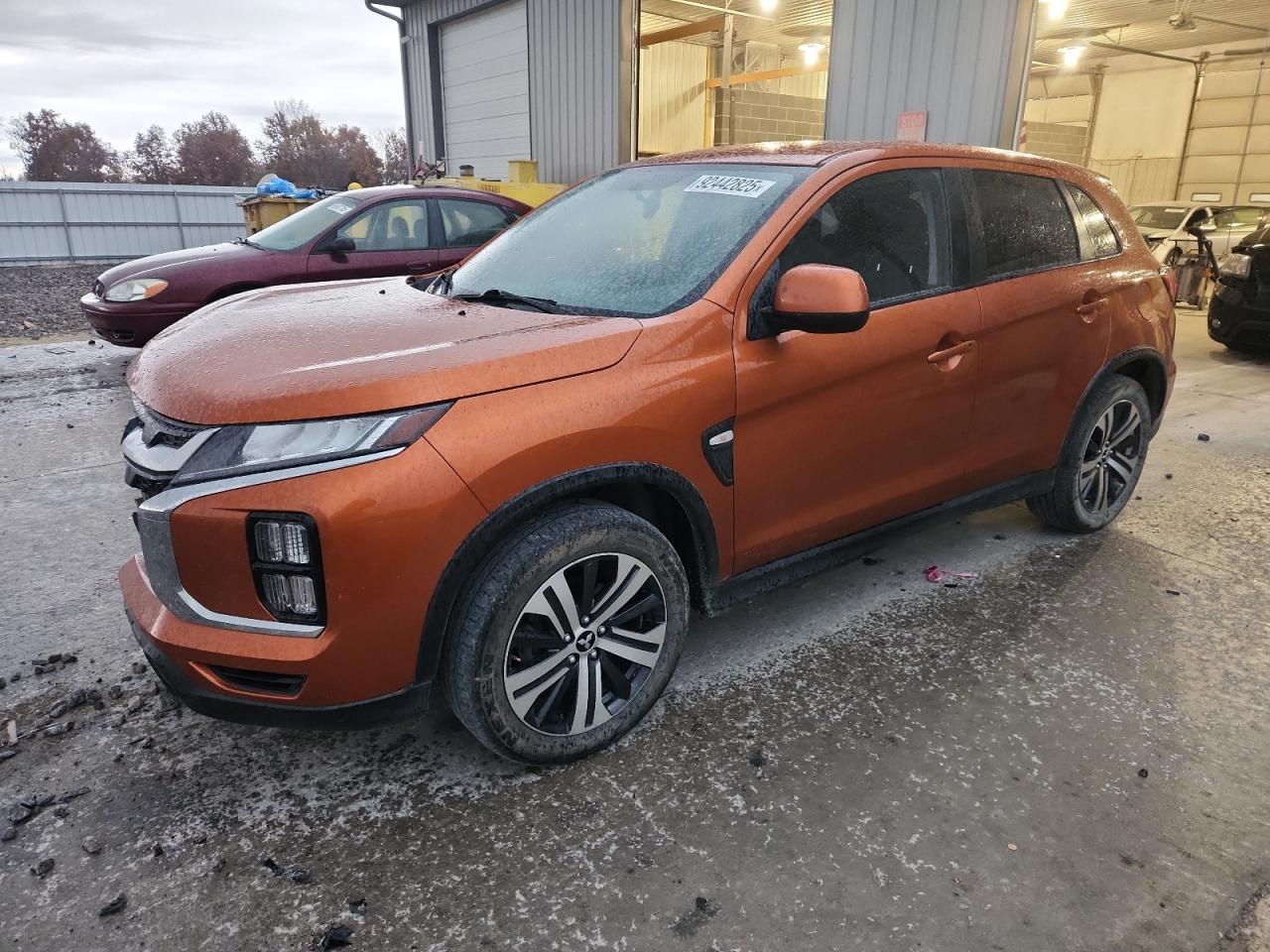 MITSUBISHI OUTLANDER ES