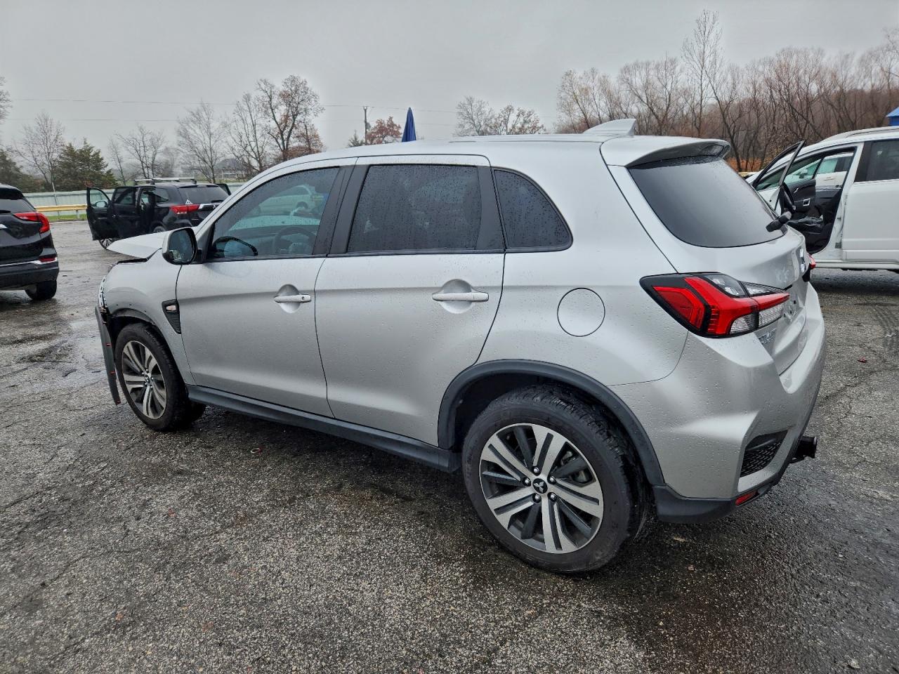 MITSUBISHI OUTLANDER ES