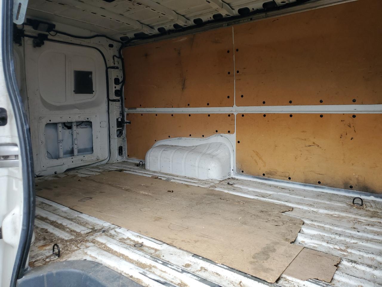 NISSAN NV2500 2500 S