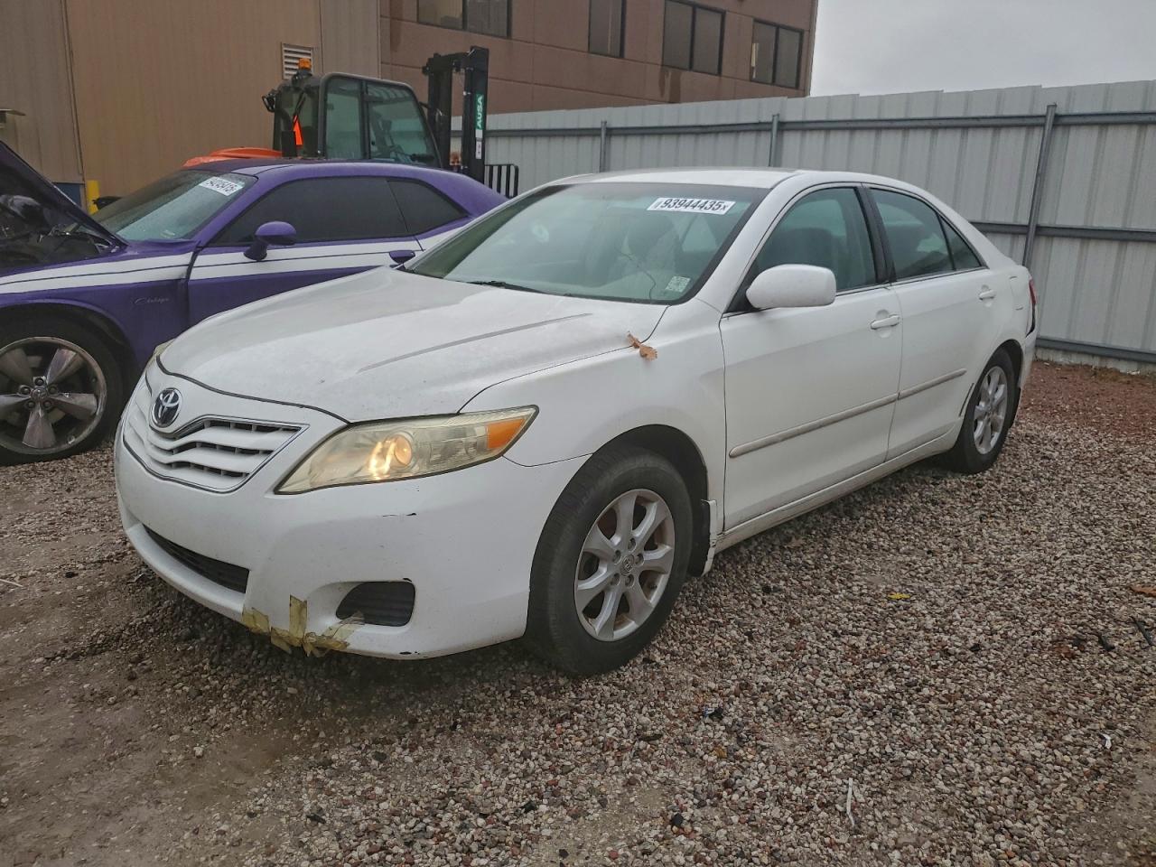 TOYOTA CAMRY BASE