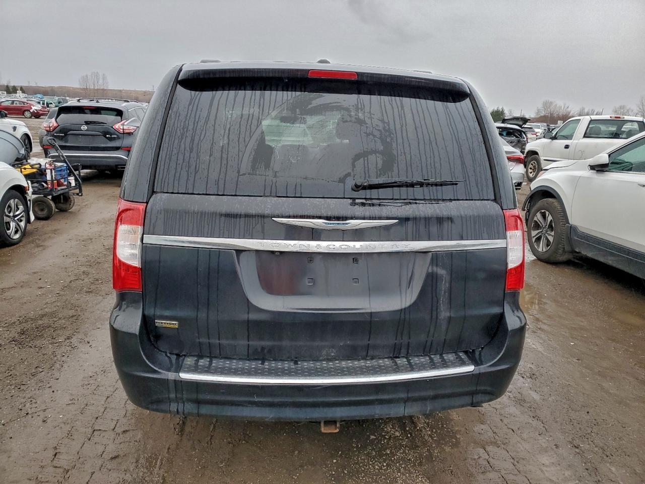 CHRYSLER TOWN & COUNTRY TOURING L