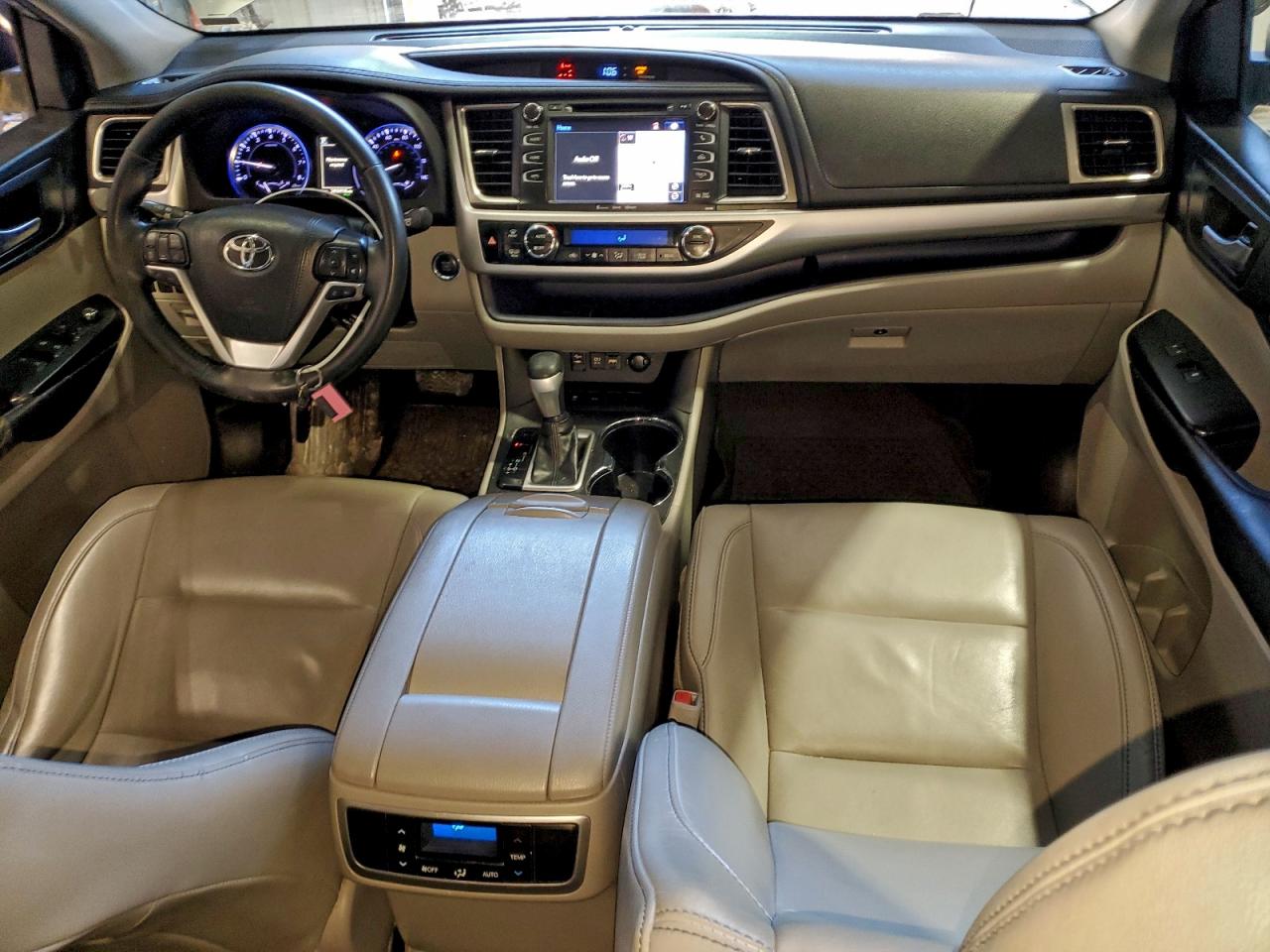 TOYOTA HIGHLANDER SE