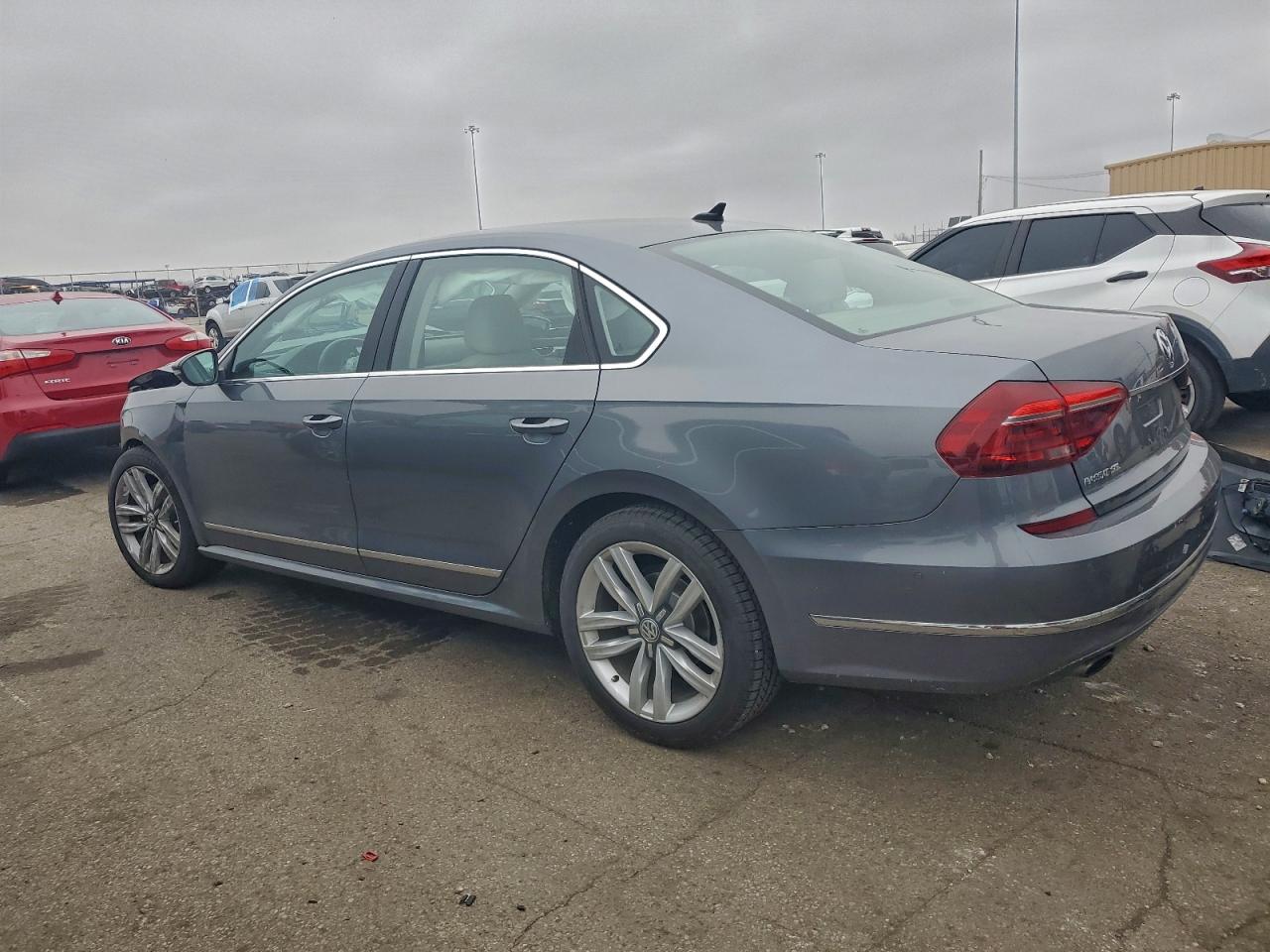 VOLKSWAGEN PASSAT SEL PREMIUM