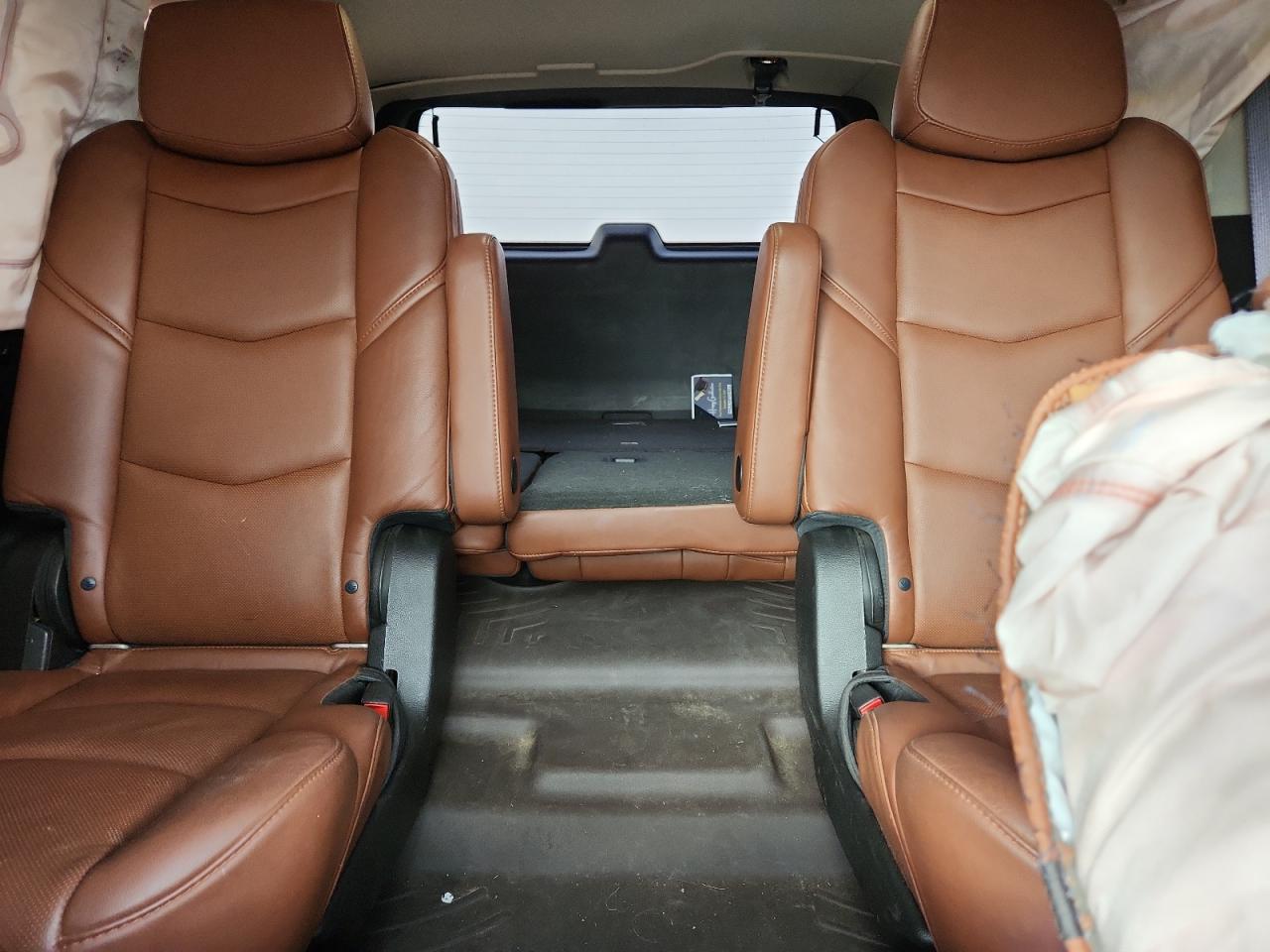 CADILLAC ESCALADE PREMIUM LUXURY