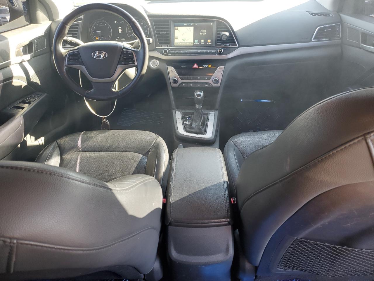 HYUNDAI ELANTRA SE