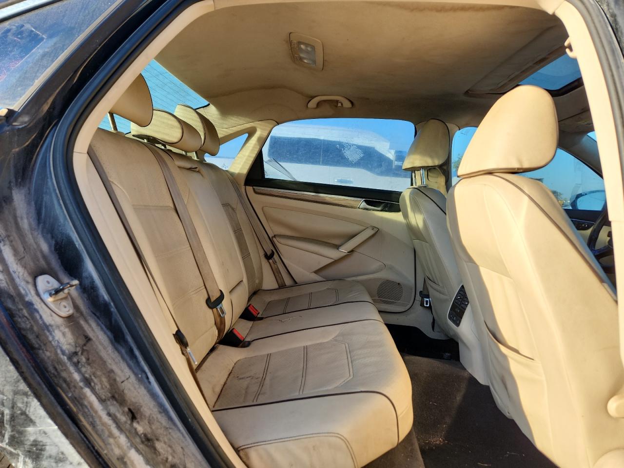 VOLKSWAGEN PASSAT SE