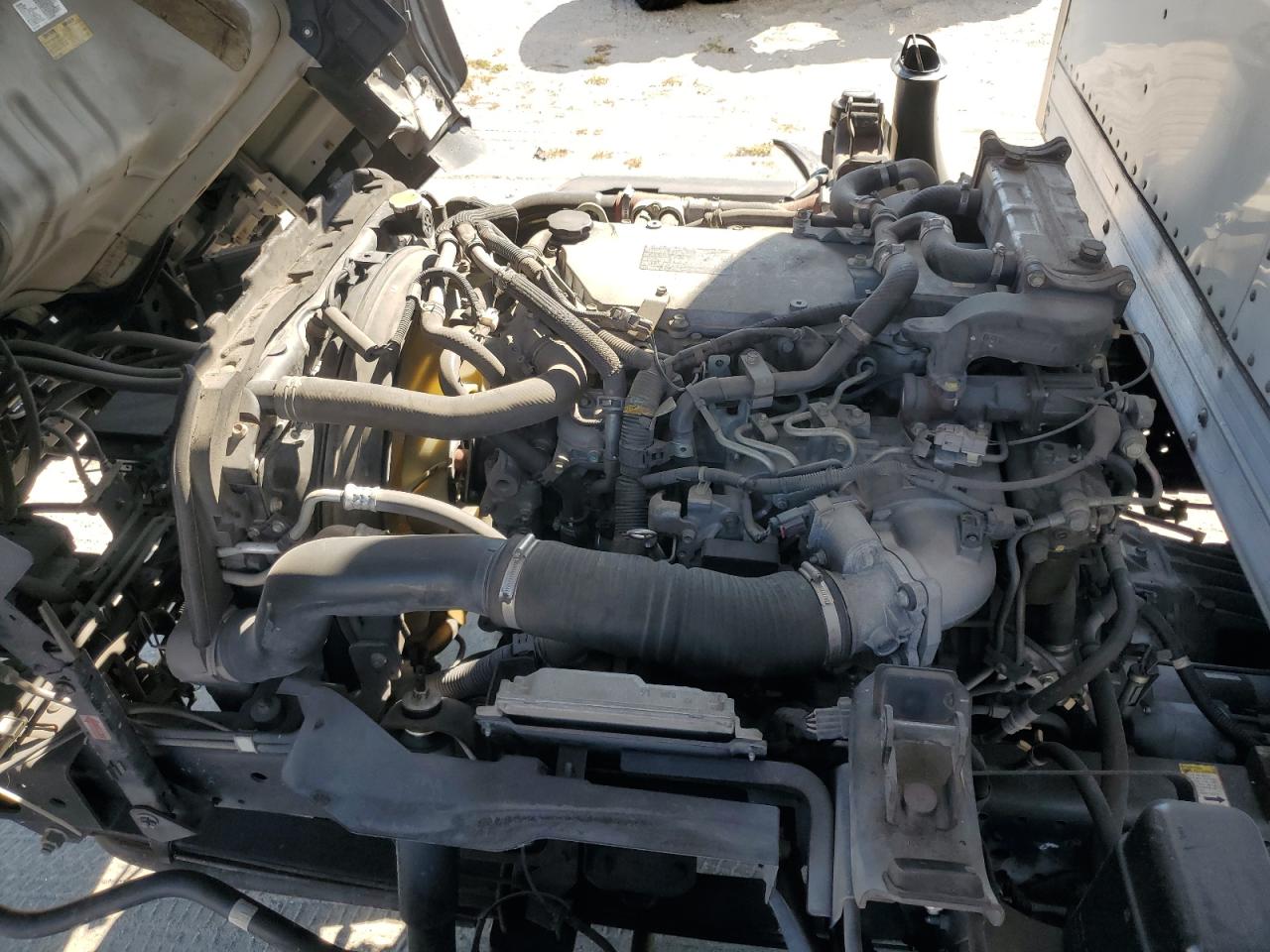 Lot #3297877782 2015 ISUZU NRR