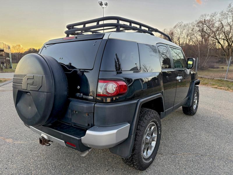 2013 TOYOTA FJ CRUISER #3296250406