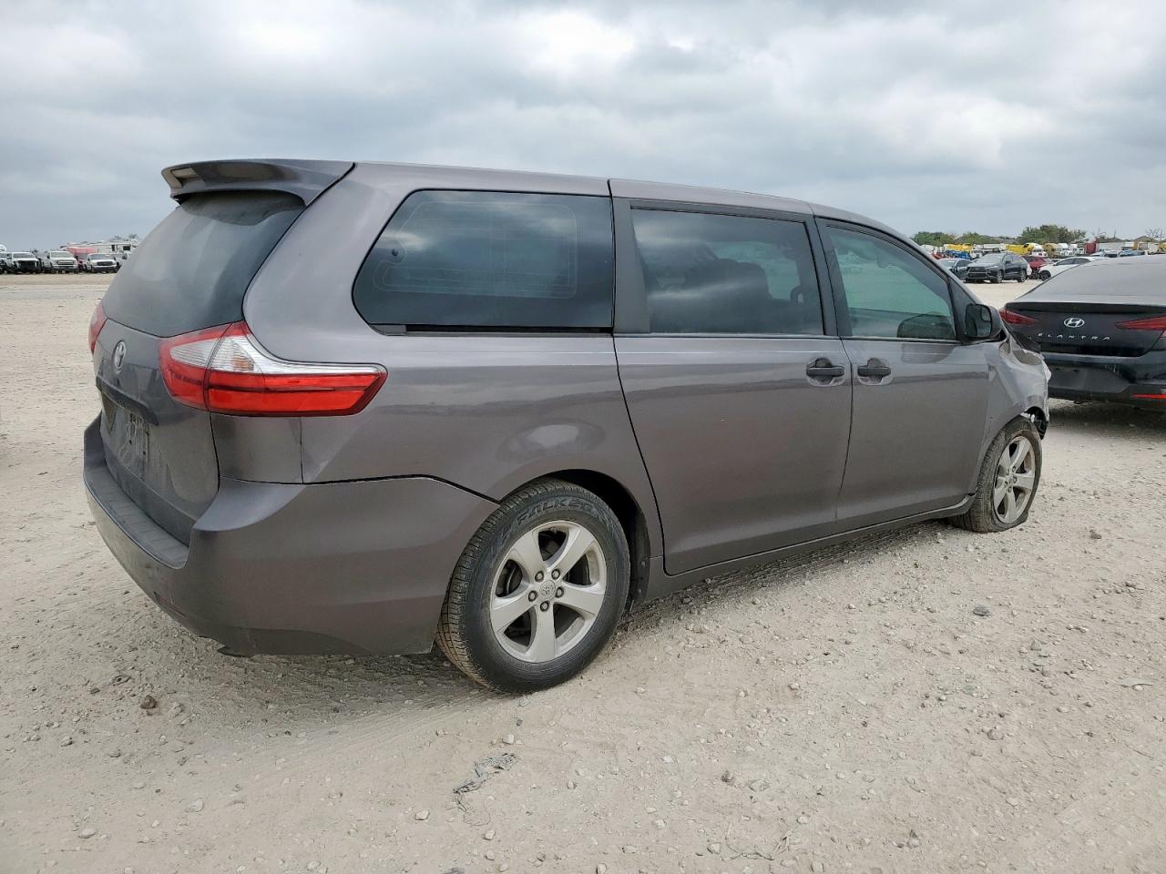 TOYOTA SIENNA
