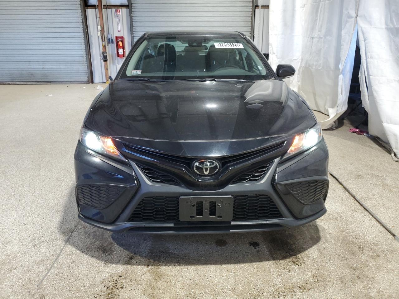 TOYOTA CAMRY SE NIGHT SHADE